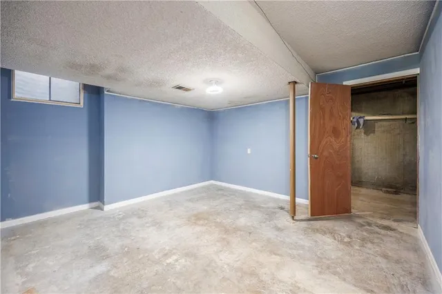 $240,000 | 20 Century Parkway, Neodesha, KS 66757