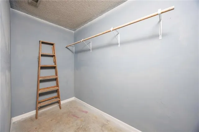 $240,000 | 20 Century Parkway, Neodesha, KS 66757