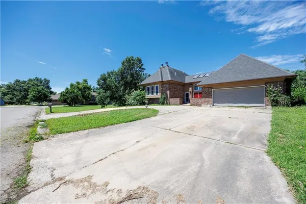 $215,000 | 20 Century Parkway, Neodesha, KS 66757