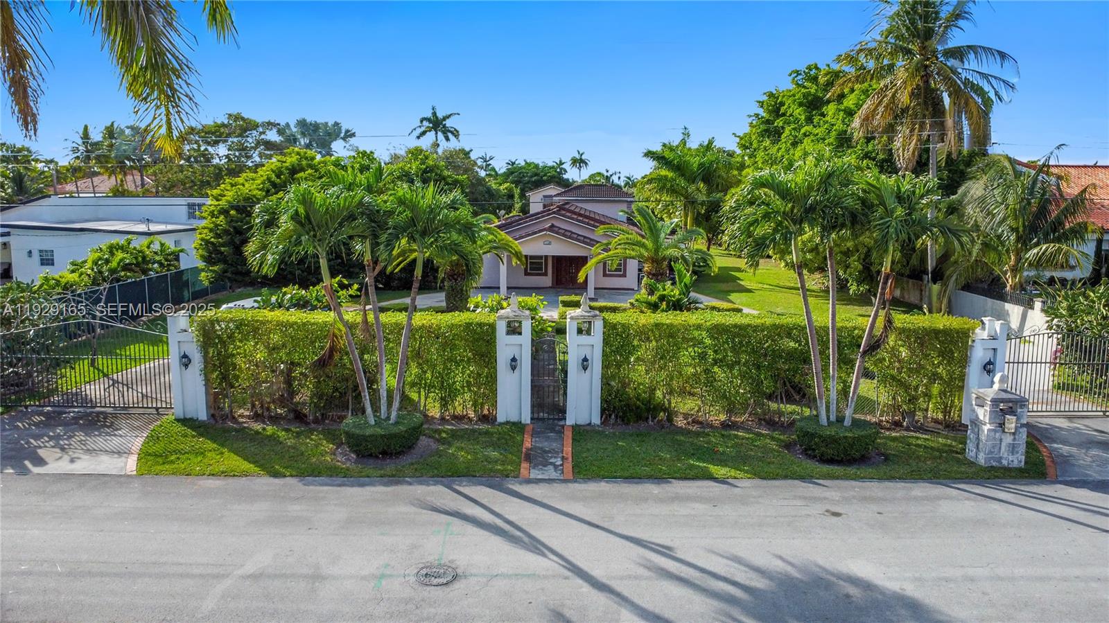 300 Southwest 123rd Avenue Miami, FL 33184 - Photo 12 of 37