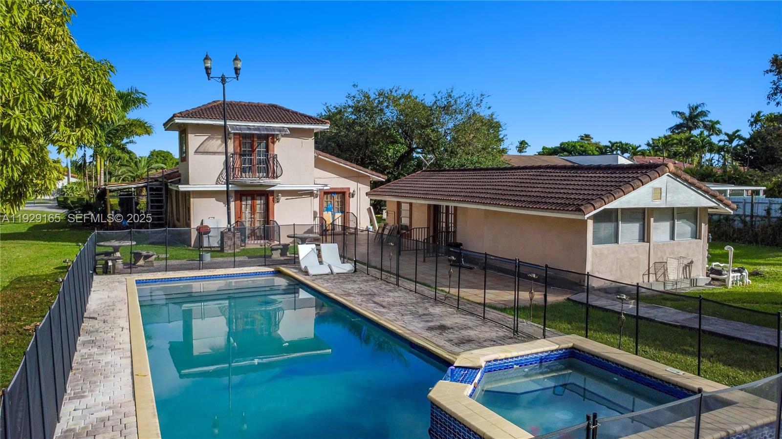 300 Southwest 123rd Avenue Miami, FL 33184 - Photo 16 of 37