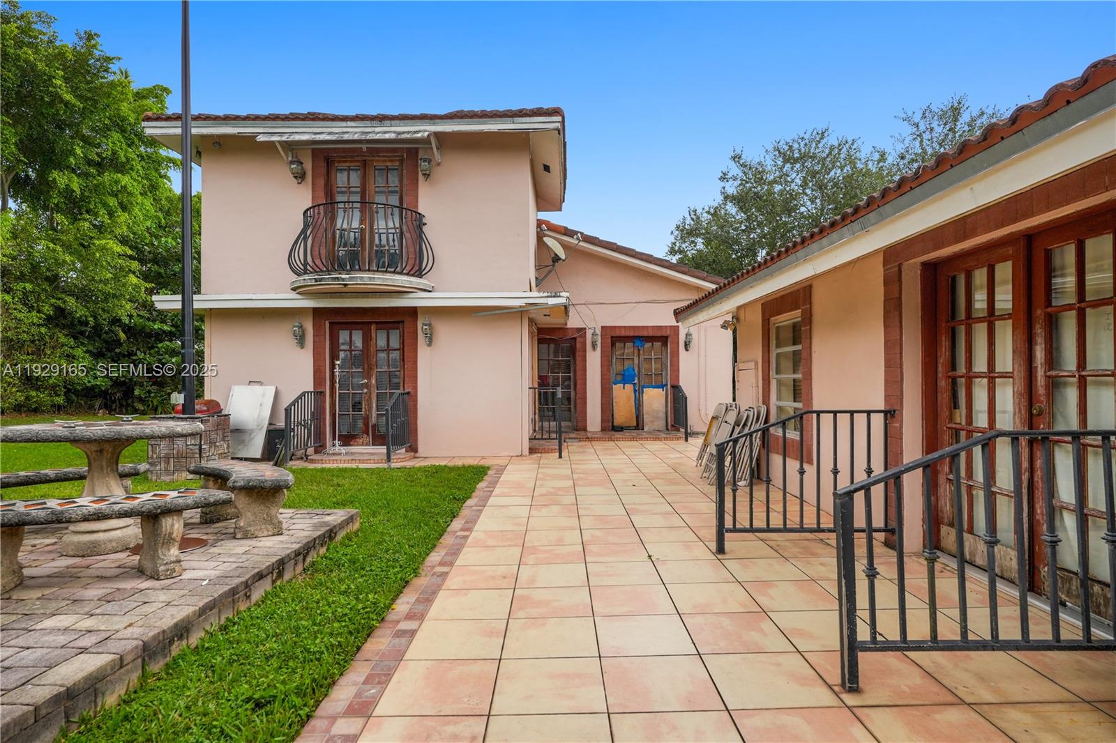 300 Southwest 123rd Avenue Miami, FL 33184 - Photo 33 of 37