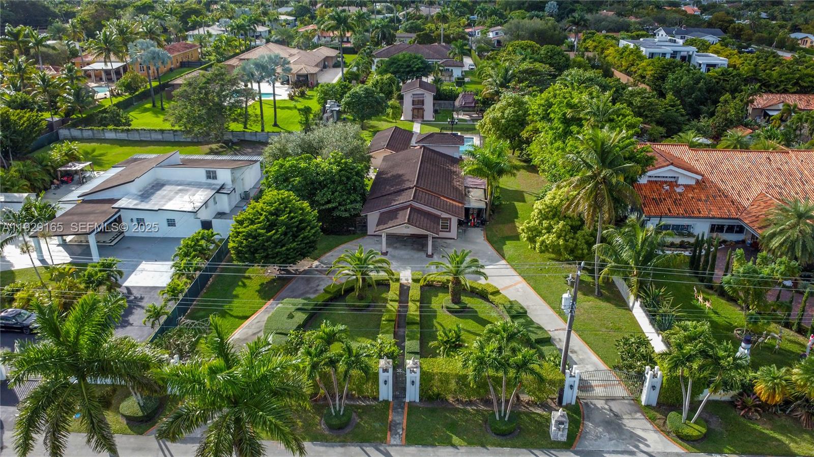 300 Southwest 123rd Avenue Miami, FL 33184 - Photo 7 of 37