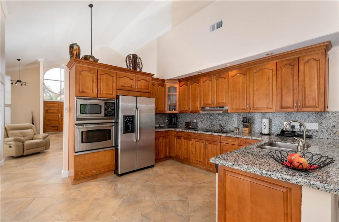 23201 Via Stel Boca Raton, FL 33433 - Photo 11 of 42 Photo 11