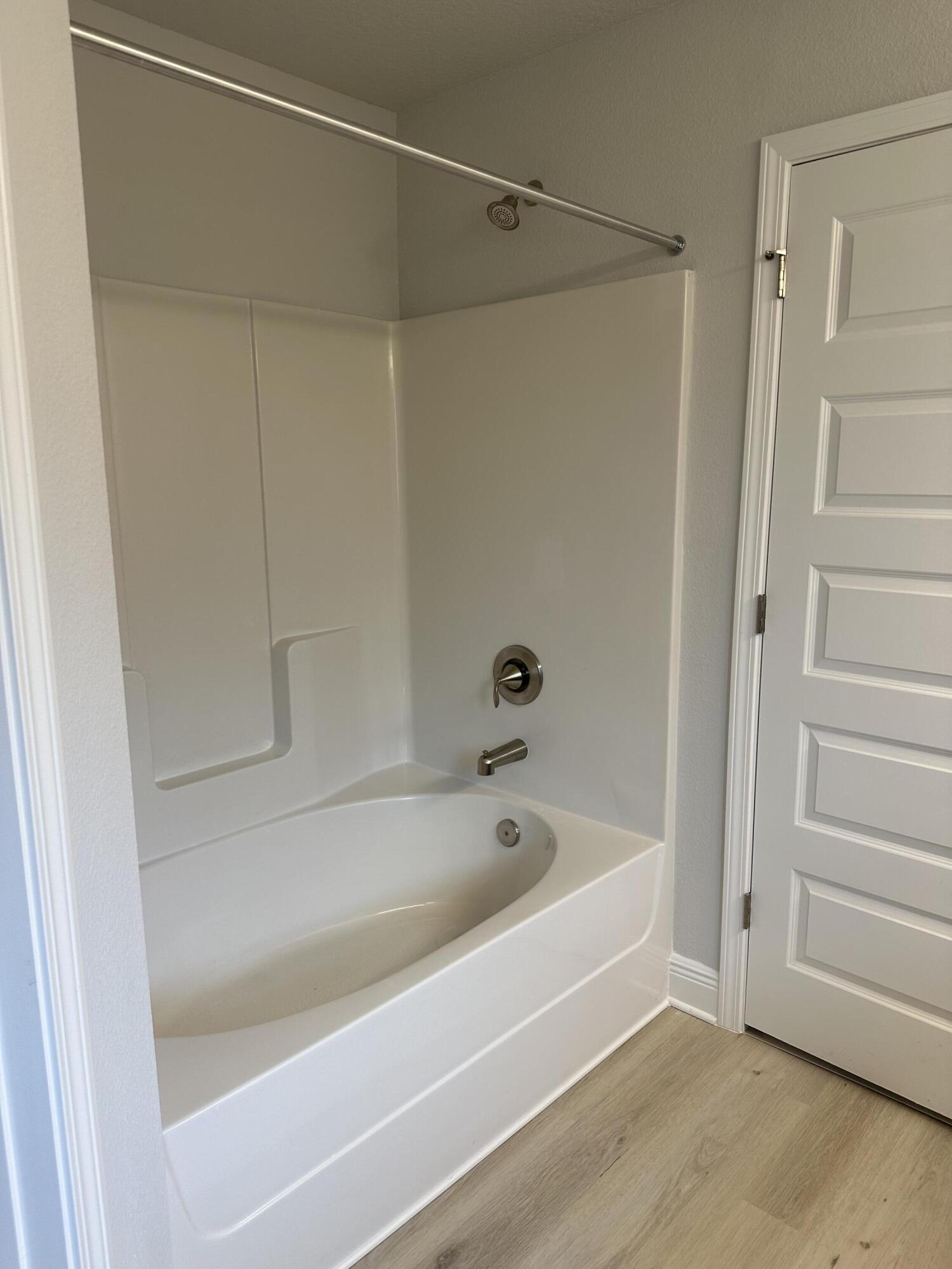 211 Baycliff Drive Crestview, FL 32536 - Photo 22 of 25 a spacious bathroom with a bathtub and a shower