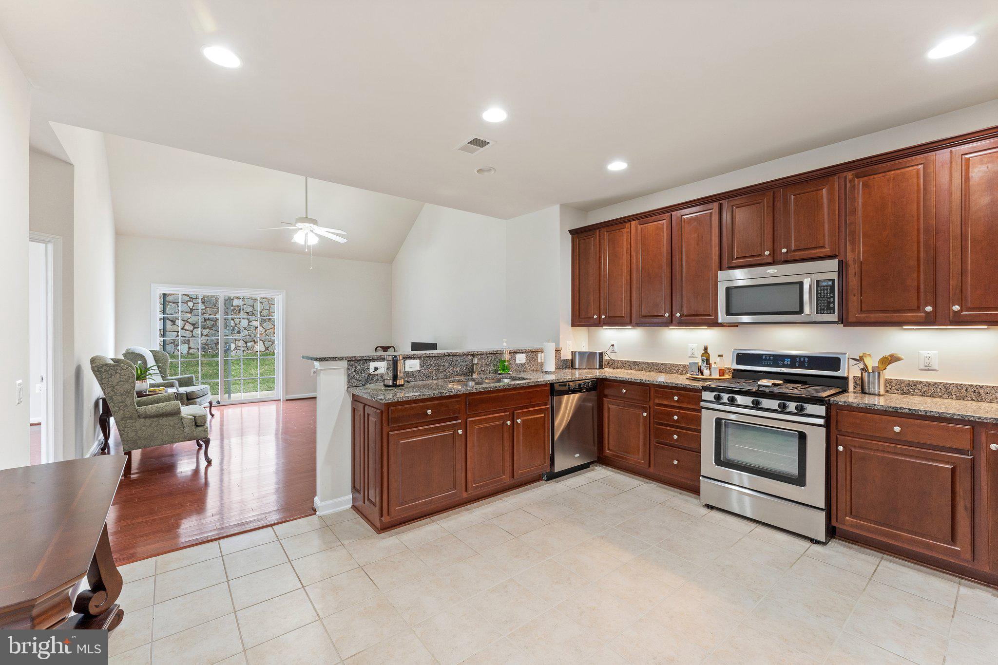 20462 Valley Falls Square Ashburn, VA 20147 - Photo 17 of 55 Kitchen