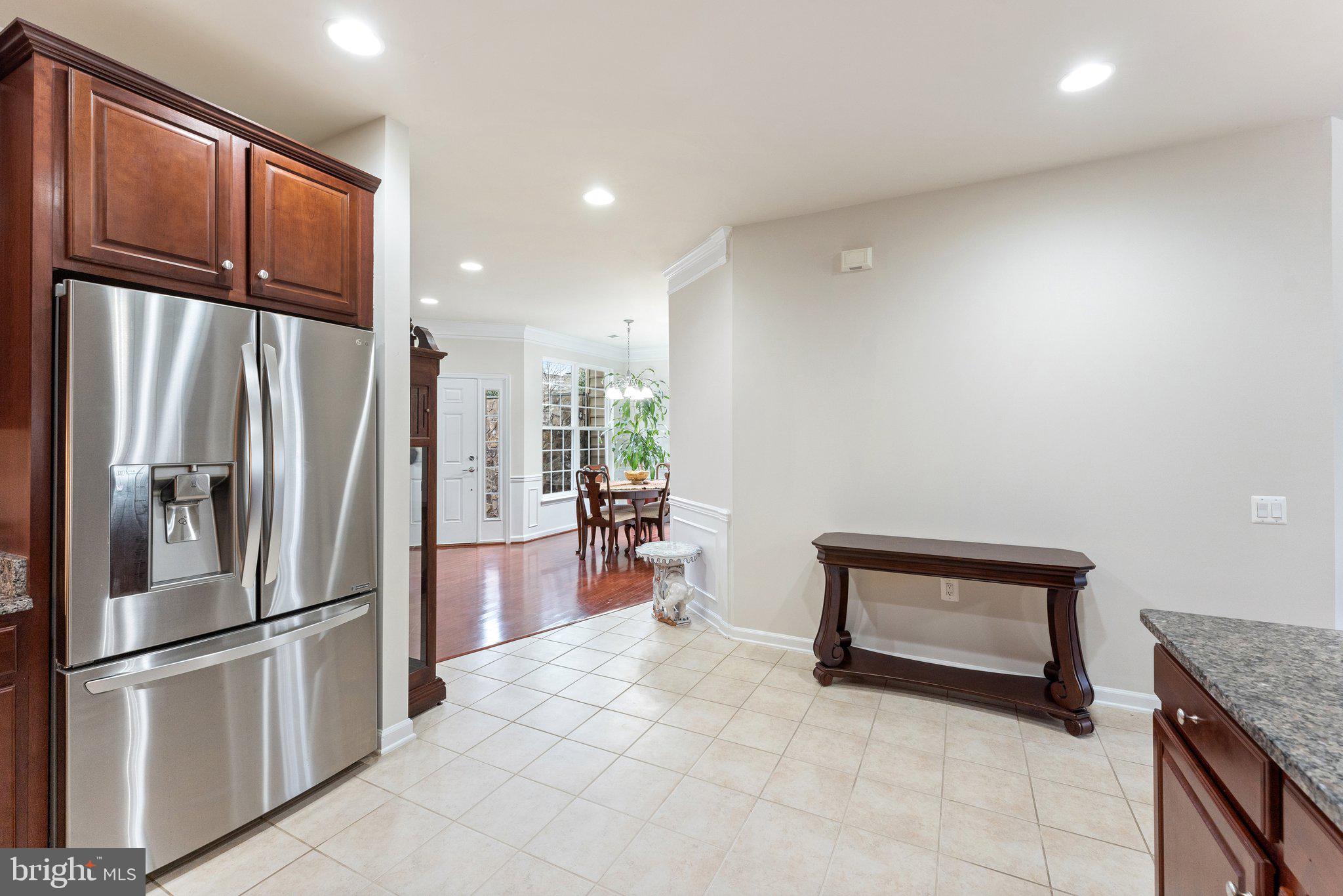 20462 Valley Falls Square Ashburn, VA 20147 - Photo 20 of 55 Kitchen