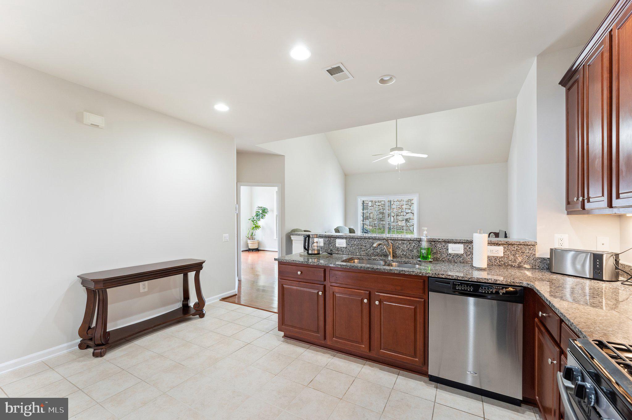 20462 Valley Falls Square Ashburn, VA 20147 - Photo 21 of 55 Kitchen