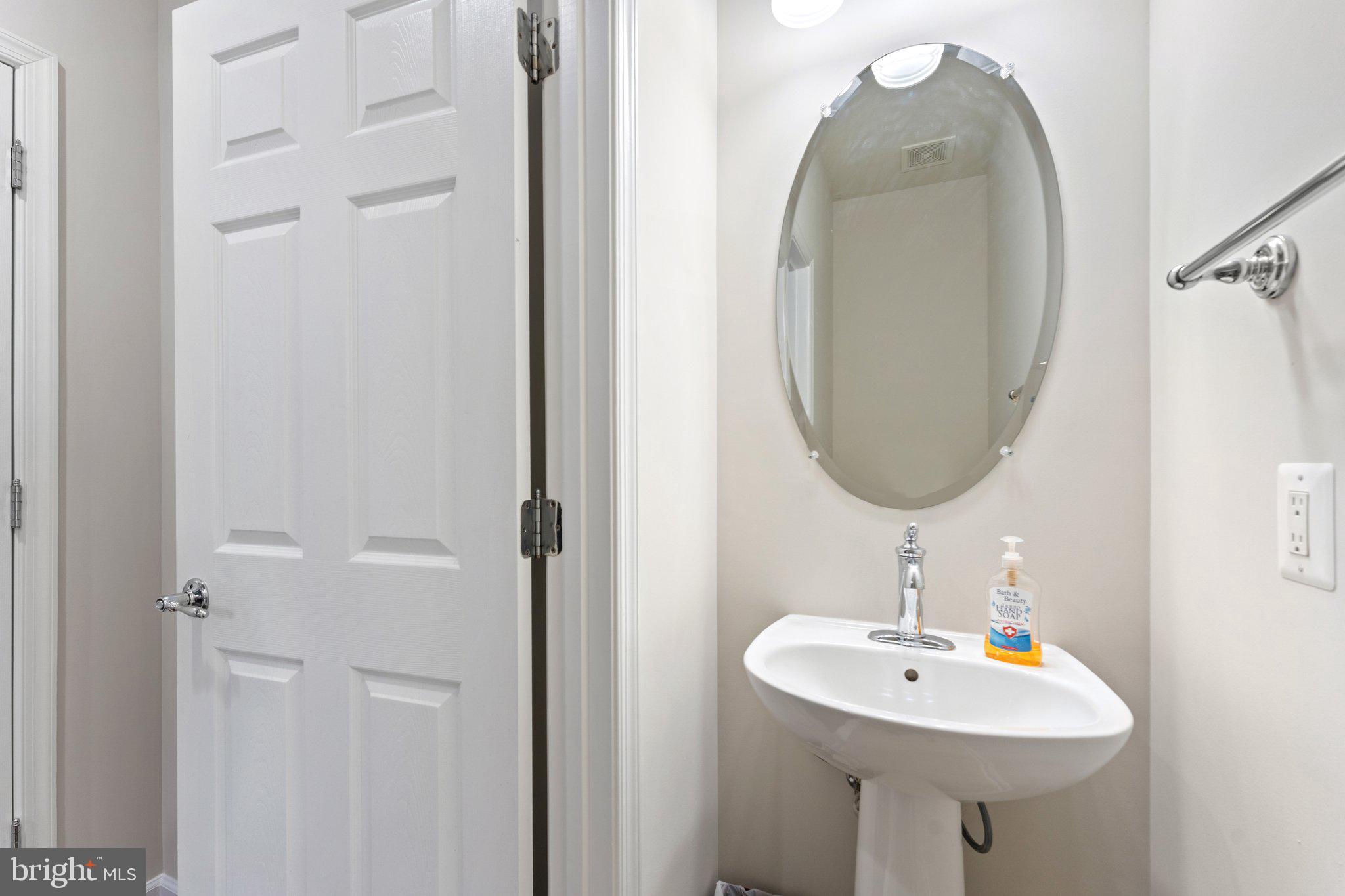 20462 Valley Falls Square Ashburn, VA 20147 - Photo 22 of 55 Half Bath