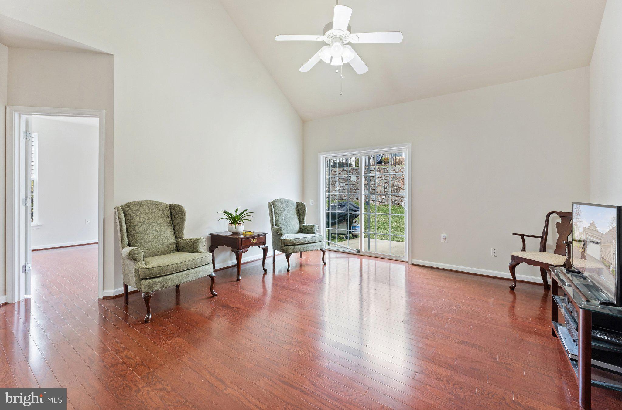 20462 Valley Falls Square Ashburn, VA 20147 - Photo 24 of 55 Living Room