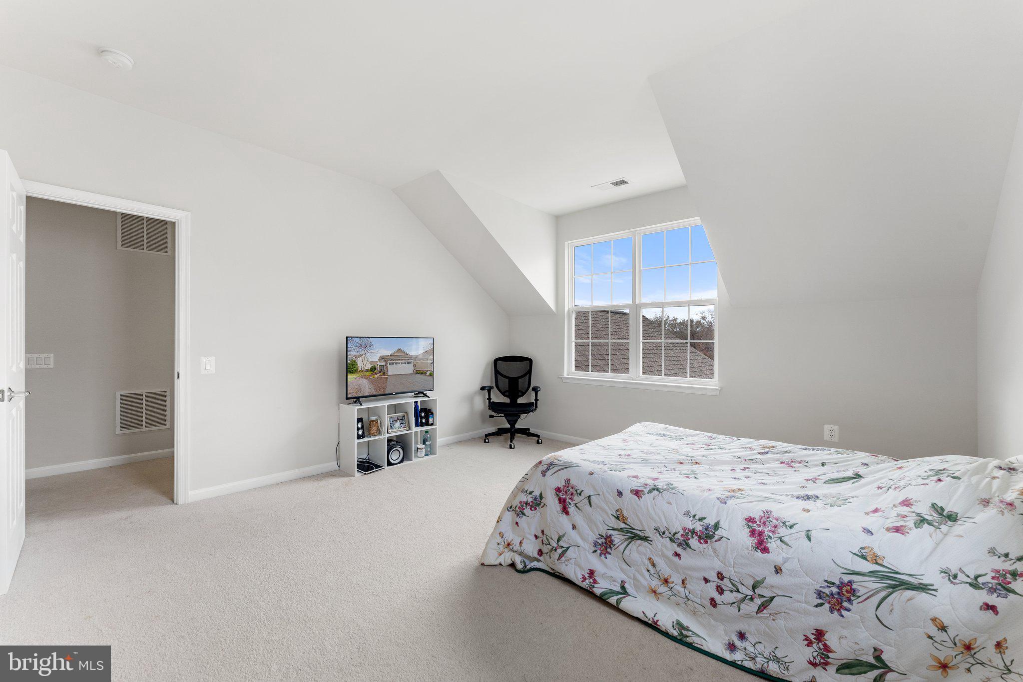 20462 Valley Falls Square Ashburn, VA 20147 - Photo 36 of 55 Bedroom 2