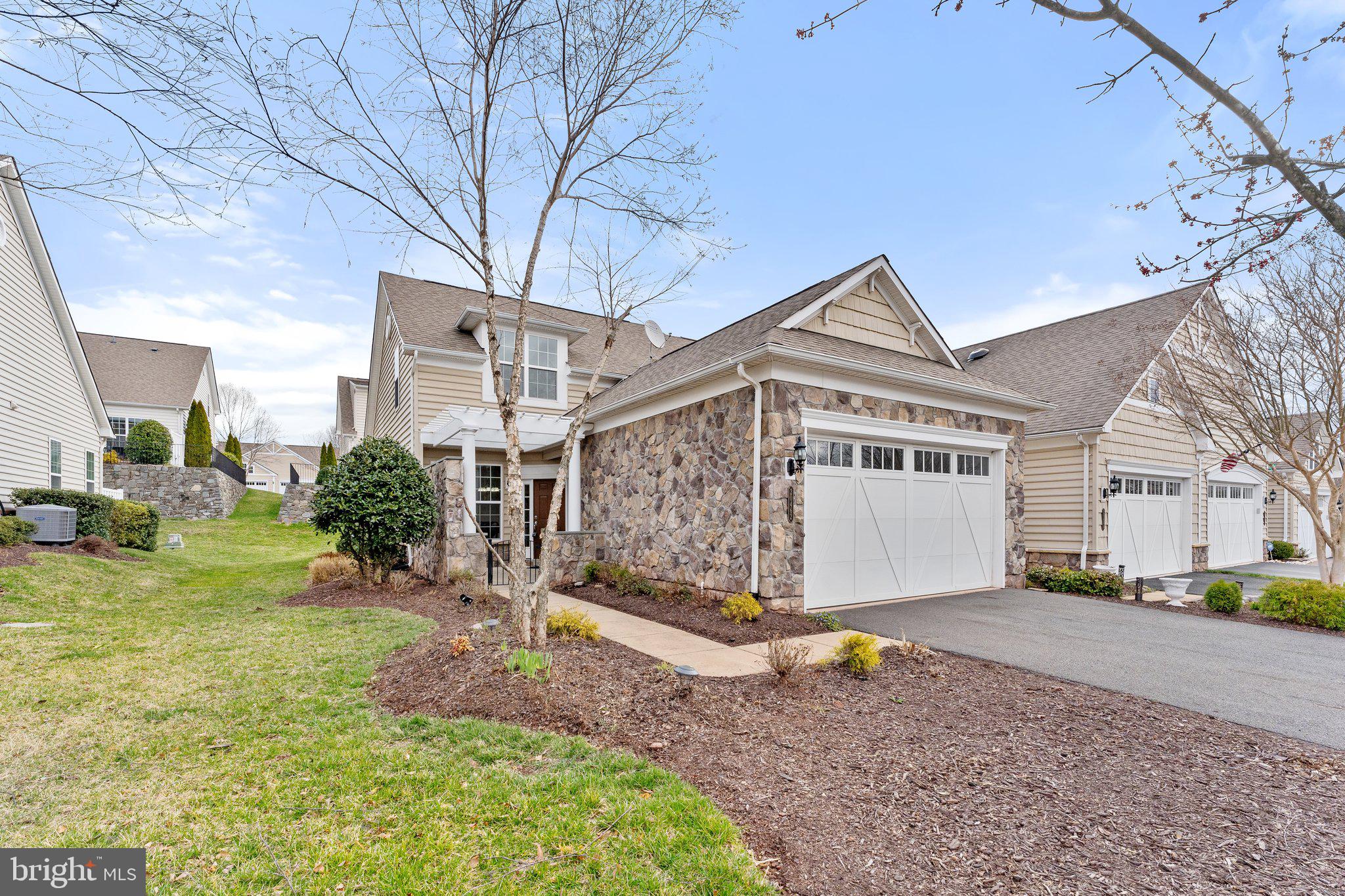 20462 Valley Falls Square Ashburn, VA 20147 - Photo 4 of 55