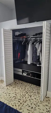 a view of walk in closet
