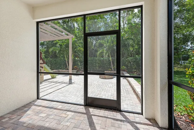 $849,000 | 9403 Foxglove Lane, Naples, FL 34120