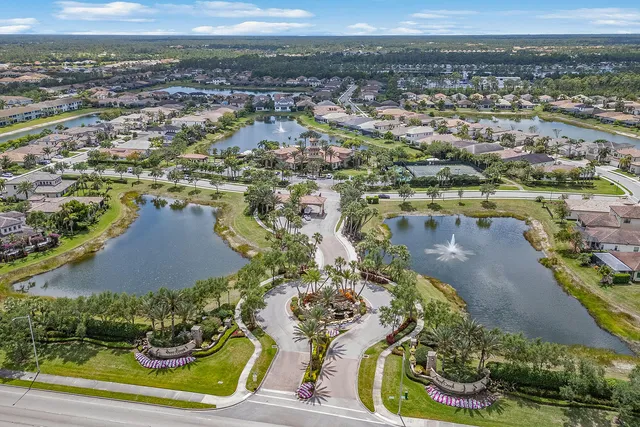 $849,000 | 9403 Foxglove Lane, Naples, FL 34120