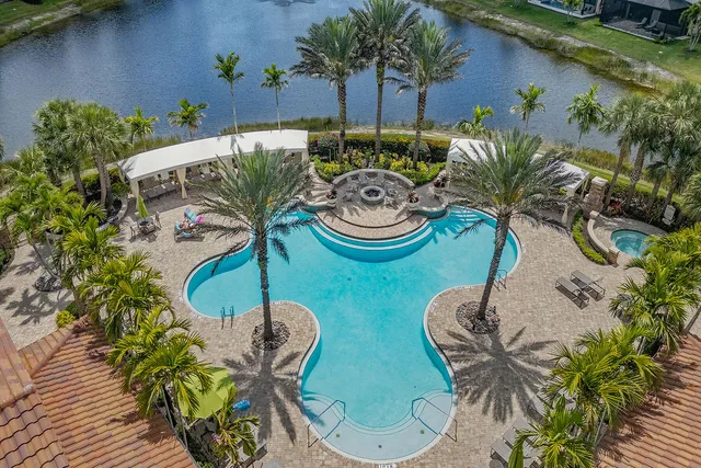 $849,000 | 9403 Foxglove Lane, Naples, FL 34120