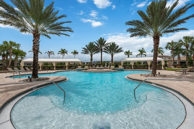 $849,000 | 9403 Foxglove Lane, Naples, FL 34120