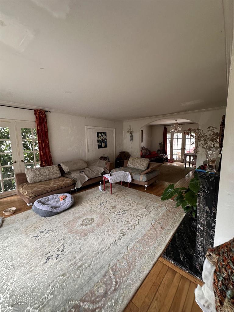 507 West Rustic Road Santa Monica, CA 90402 - Photo 16 of 41 Gallery Image 16