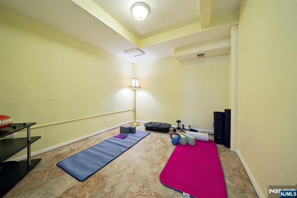 428 Fairfield Avenue Ridgewood, NJ 07450 - Photo 25 of 37