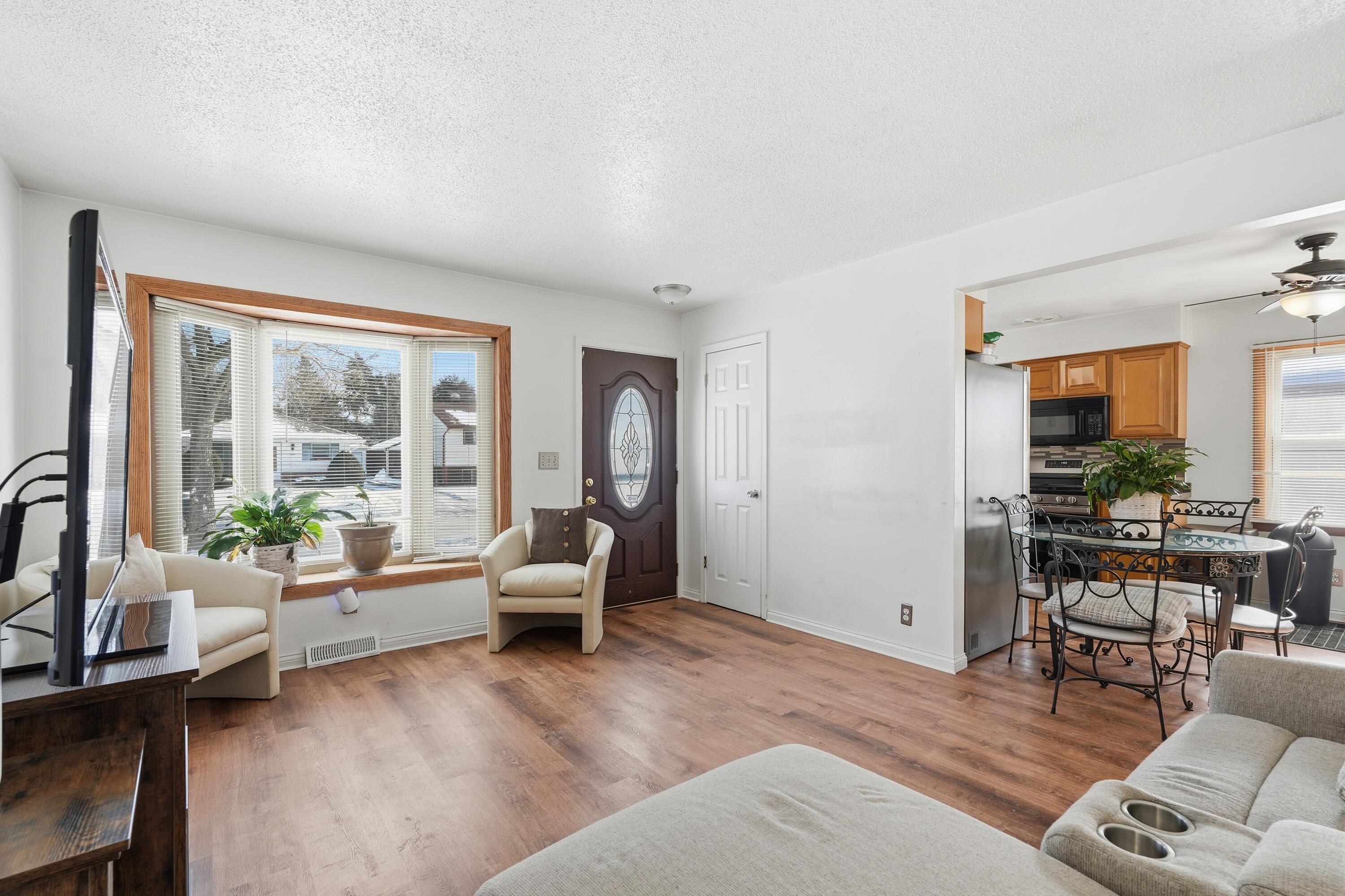 6463 North 55th Street Milwaukee, WI 53223 - Photo 5 of 25 TMJ03459.jpg-FULL