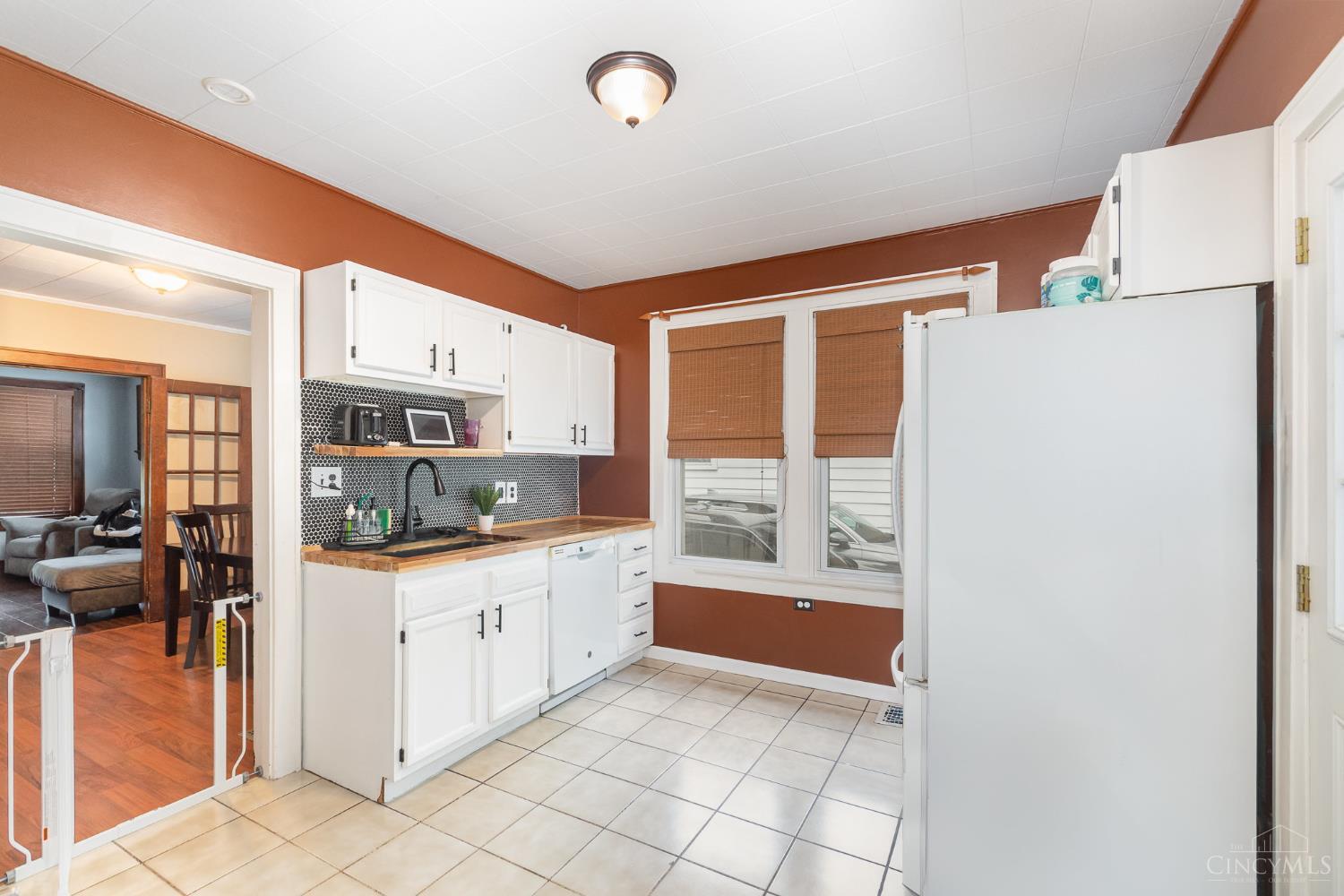 5685 Sidney Road Cincinnati, OH 45238 - Photo 7 of 15