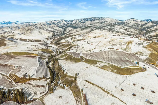 $650,000 | 565 Boyd Loop Road, Manson, WA 98831