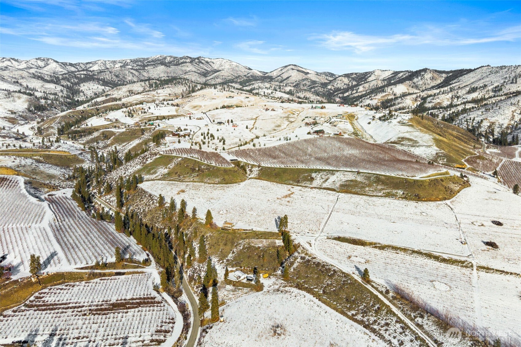 565 Boyd Loop Road Manson, WA 98831 - Photo 27 of 39 a view of city and ocean