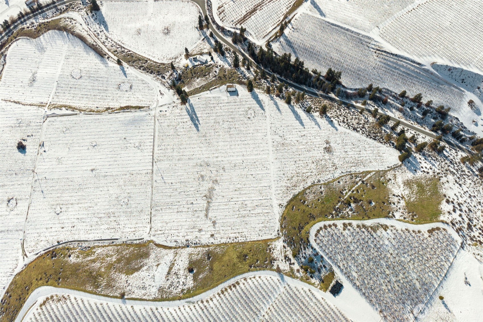 565 Boyd Loop Road Manson, WA 98831 - Photo 34 of 39 a bathroom with a bathtub