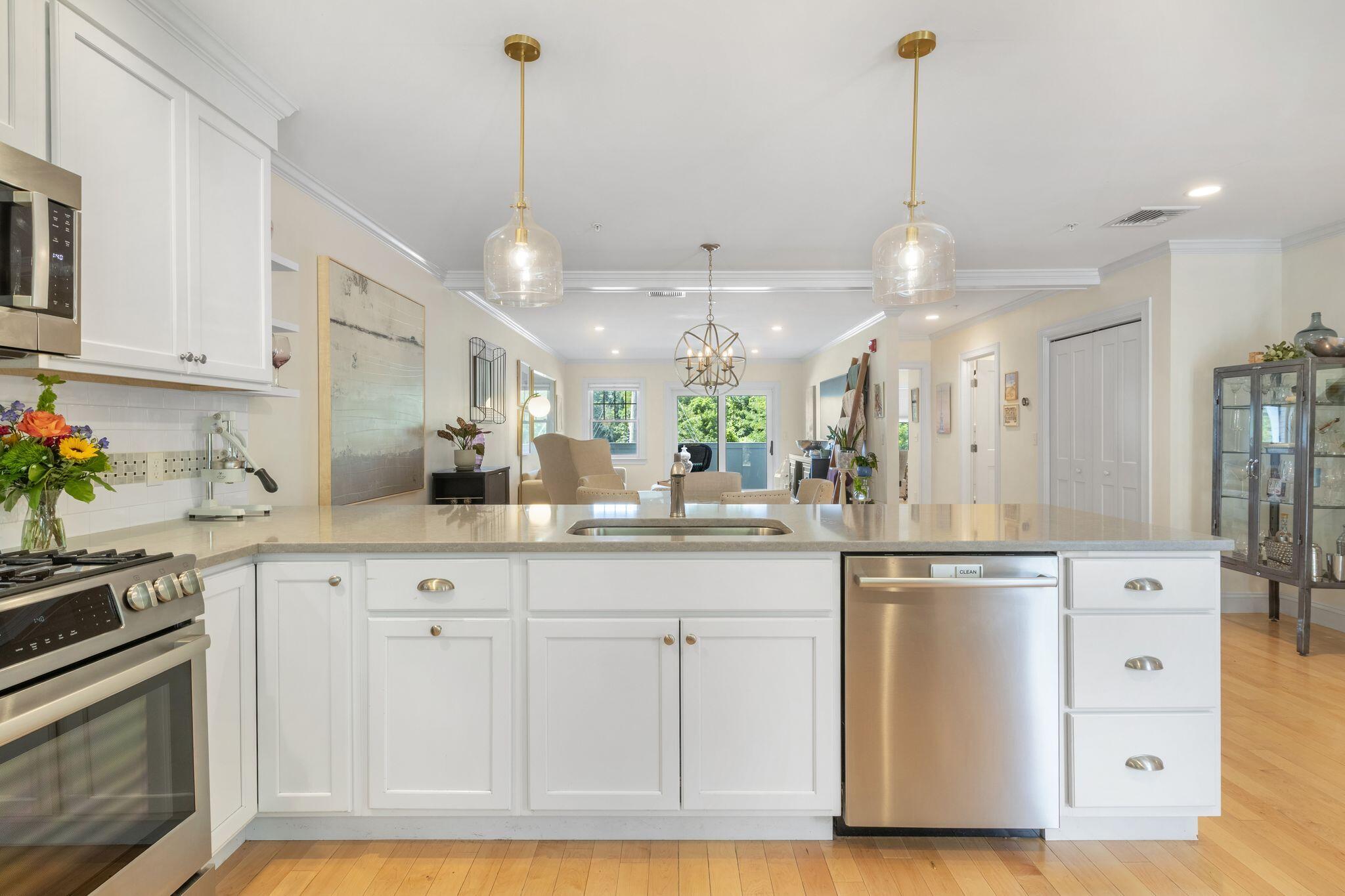 42 State Road, Unit 203 Kittery, ME 03904 - Photo 10 of 48 42_State_Rd_019
