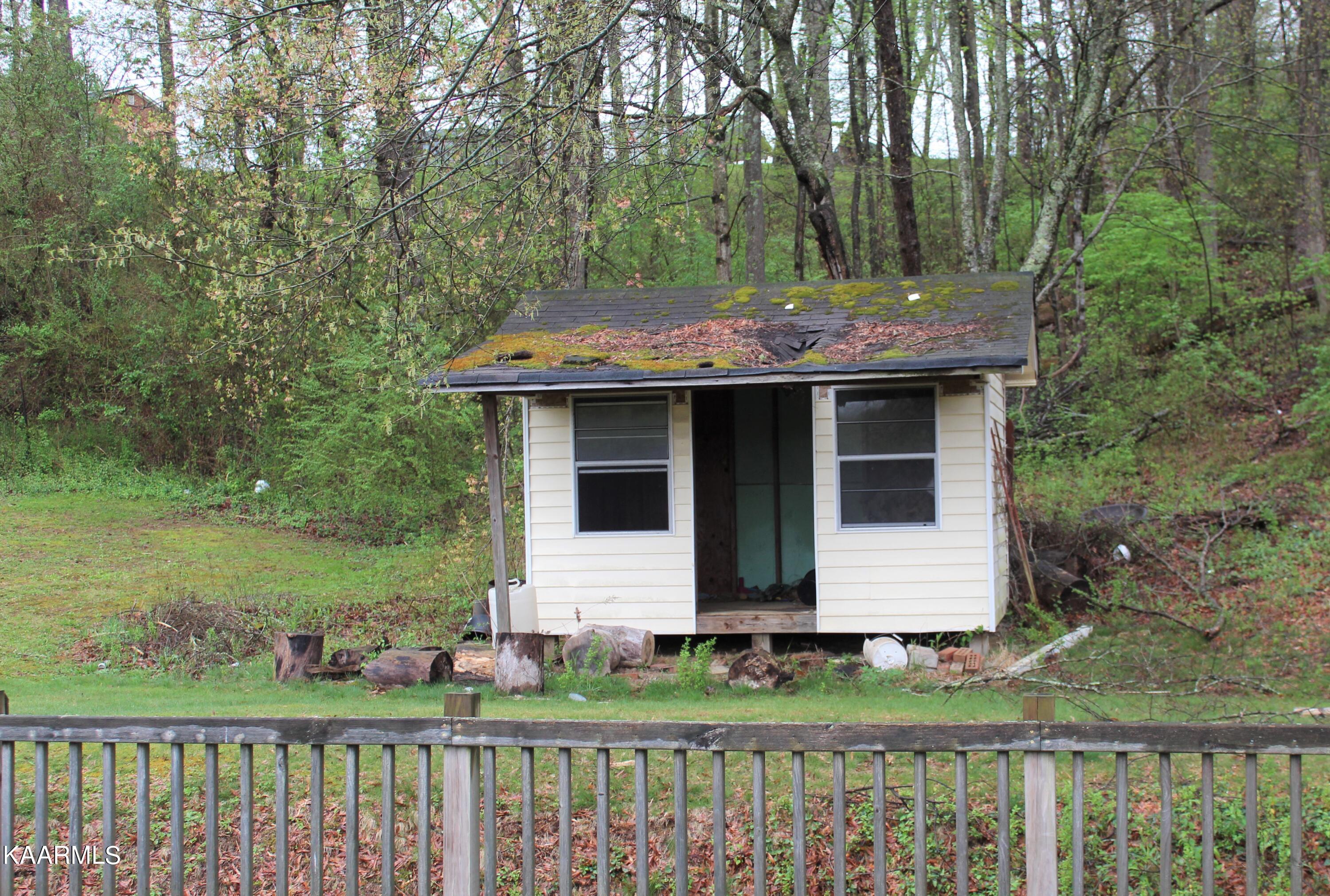 111 Lower Jackson Road Oliver Springs, TN 37840 - Photo 12 of 16 IMG_1540 (2)