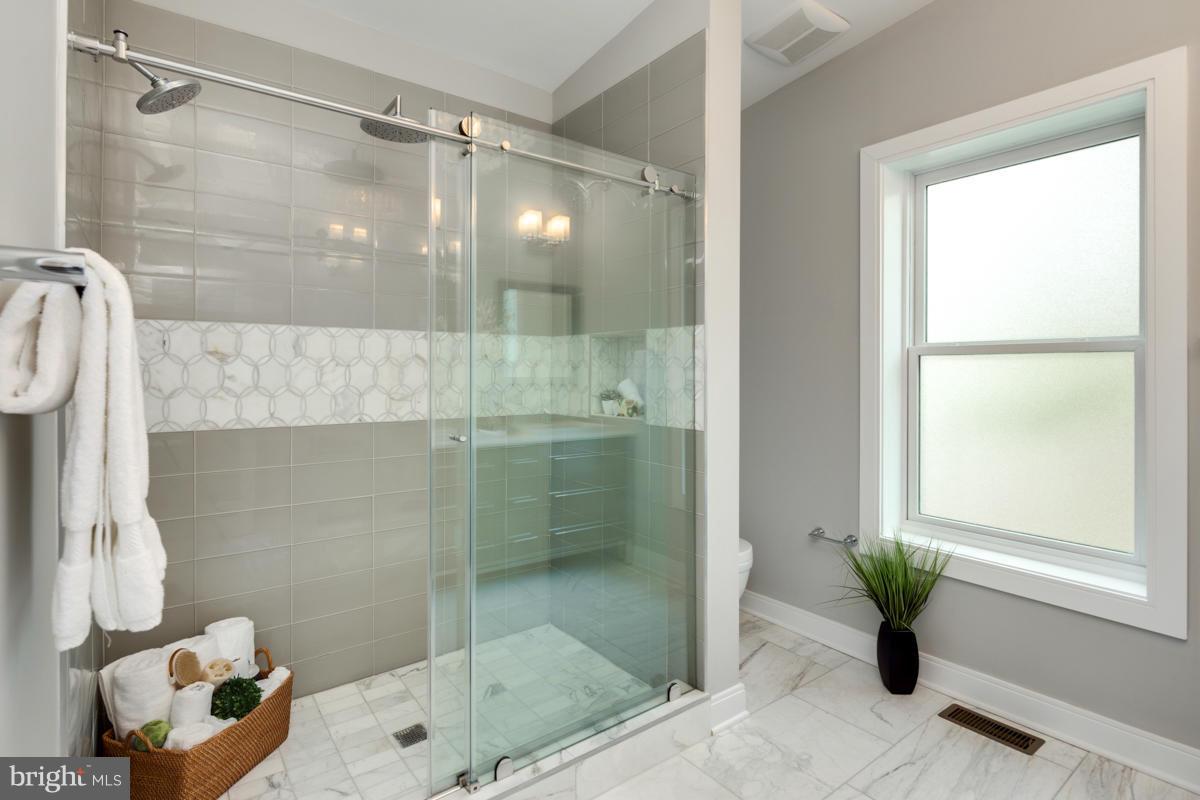 1723 Willard Street Northwest Washington, DC 20009 - Photo 14 of 30 Bath (Master)