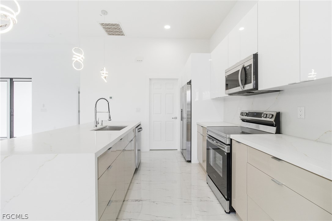 321 Peerless Street Lehigh Acres, FL 33974 - Photo 7 of 50