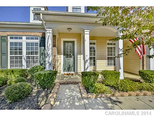 367 Miners Cove Way Fort Mill, SC 29708 - Photo 2 of 16