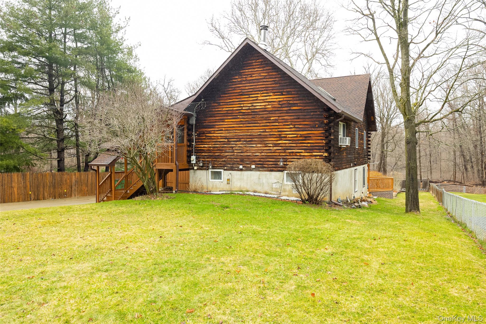 21 Old Town Road Beacon, NY 12508 - Photo 3 of 38