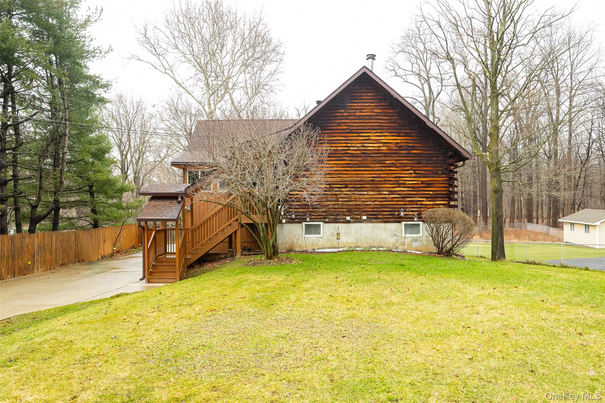 21 Old Town Road Beacon, NY 12508 - Photo 4 of 38