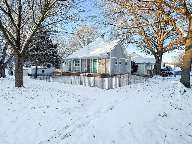 $169,900 | 2924 Felix Street, St. Joseph, MO 64501