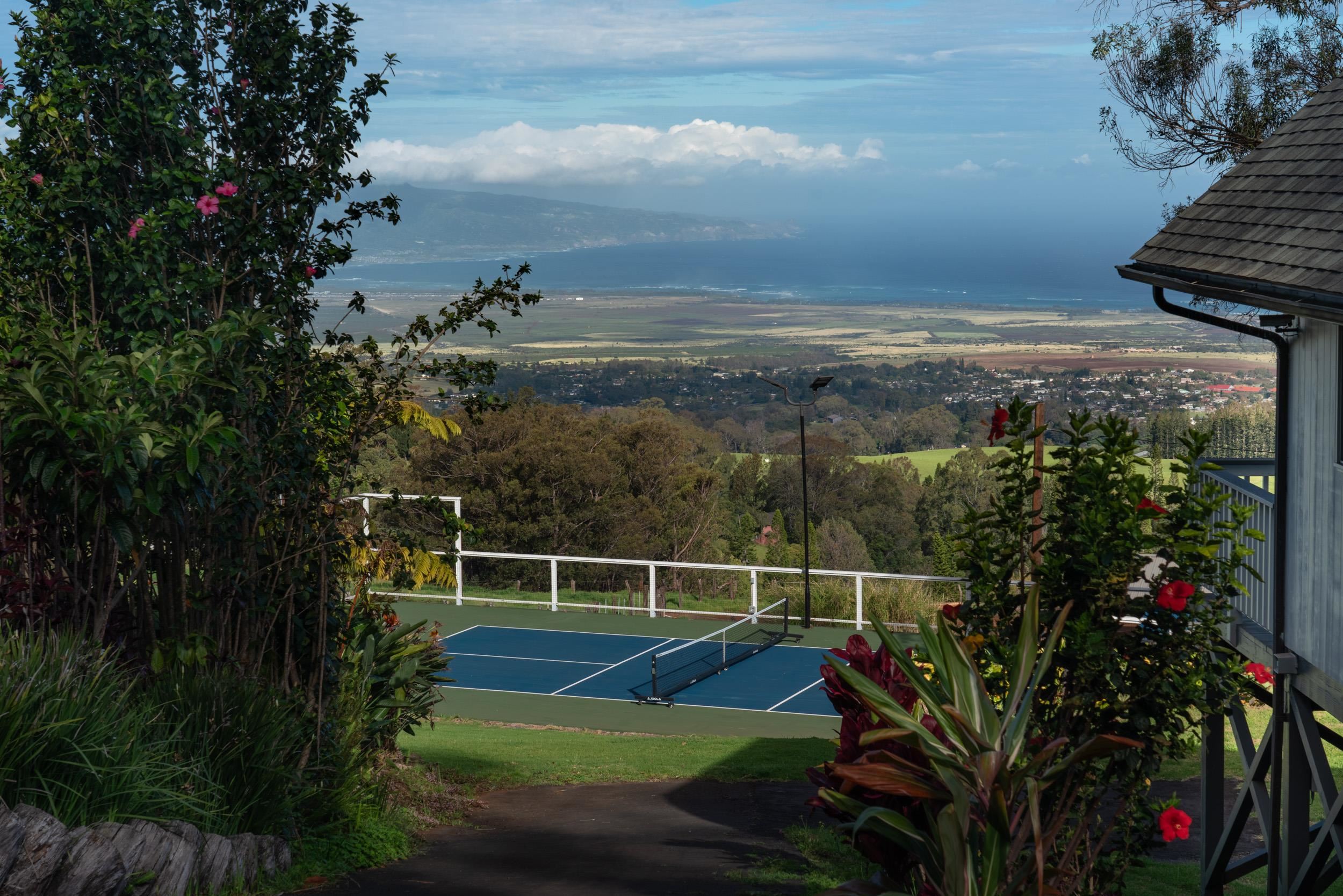 1630 Olinda Road Makawao, HI 96768 - Photo 22 of 50 a view of a tennis court