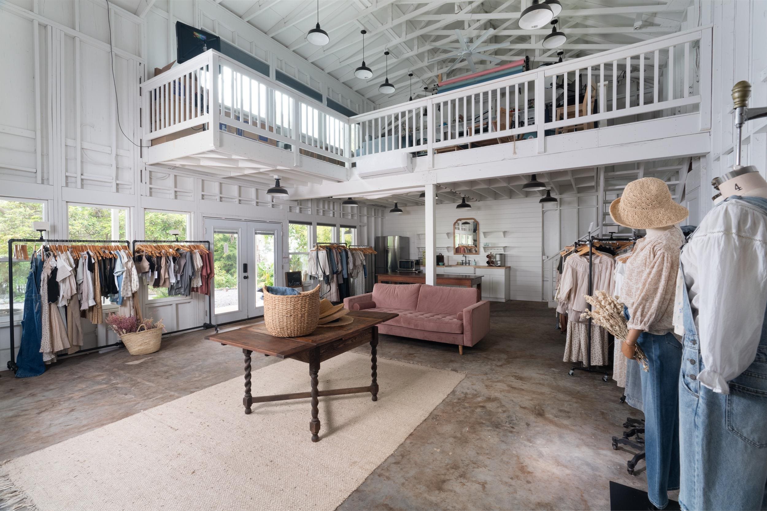 1630 Olinda Road Makawao, HI 96768 - Photo 40 of 50 a living room with lots of furniture and a chandelier