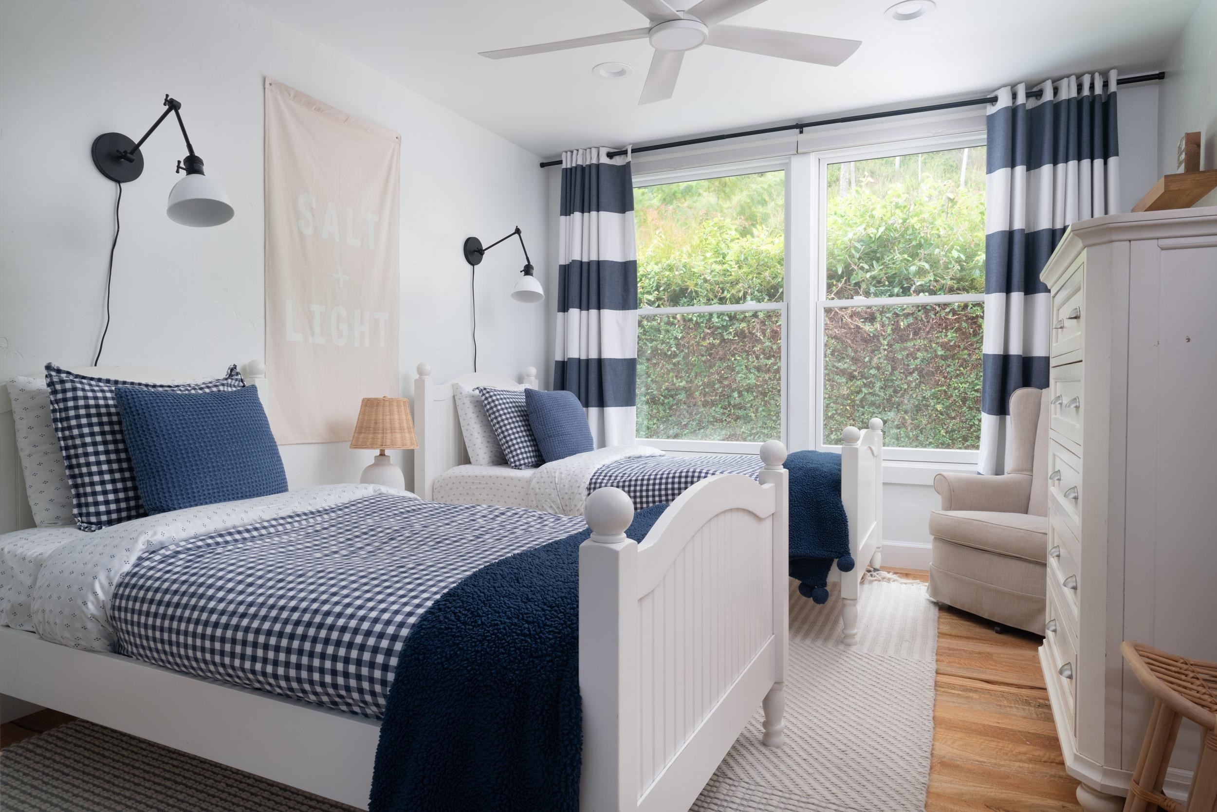 1630 Olinda Road Makawao, HI 96768 - Photo 10 of 50 a bedroom with a bed couch and a window