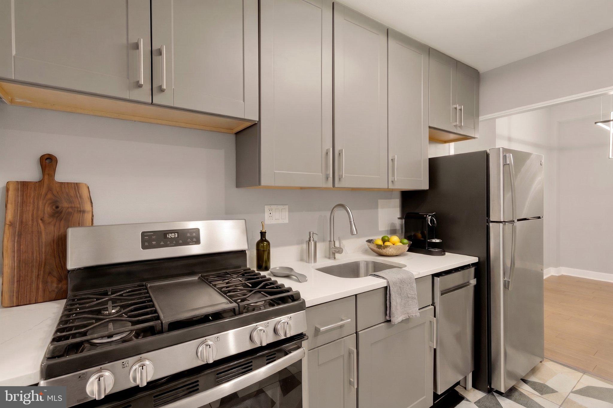 4100 W Street Northwest, Unit 101 Washington, DC 20007 - Photo 18 of 28 Gas cooking
