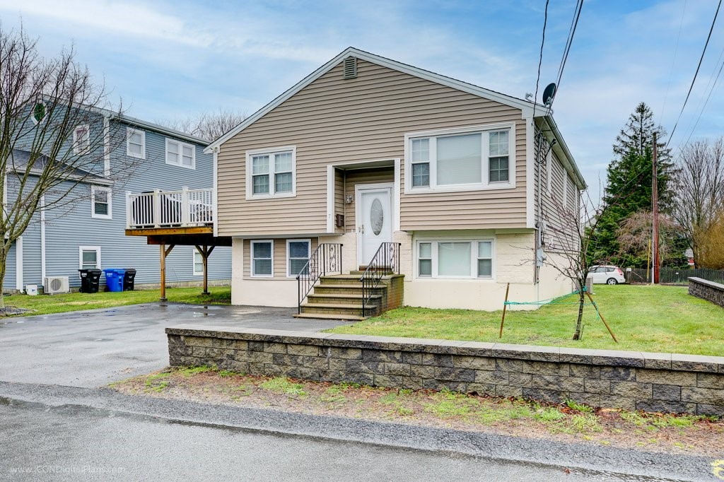 7 Wilbur Avenue Newport, RI 02840 - Photo 1 of 25