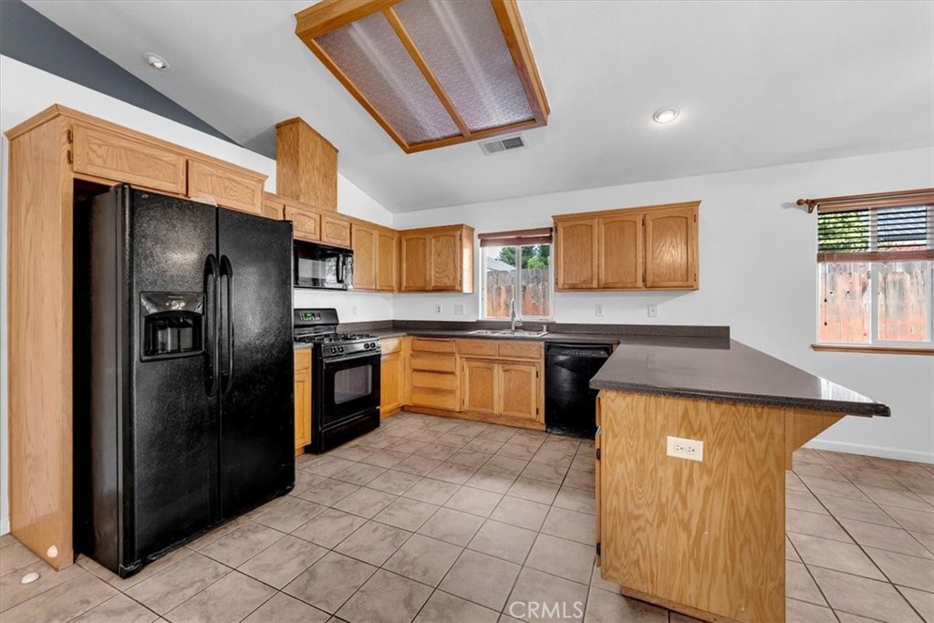 245 Shelley Way Red Bluff, CA 96080 - Photo 11 of 63