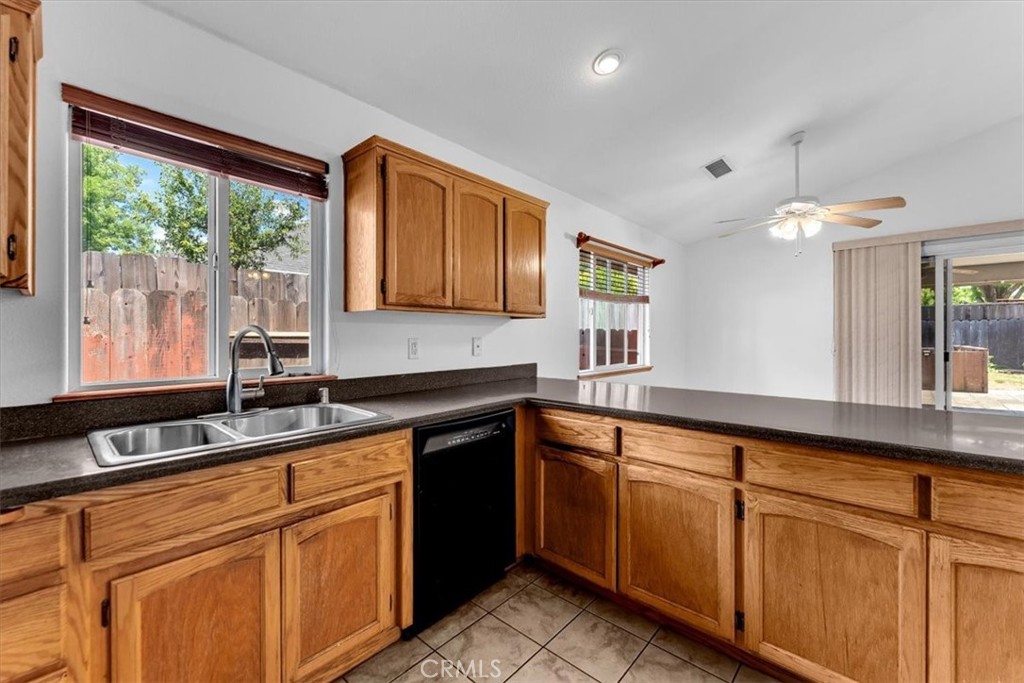 245 Shelley Way Red Bluff, CA 96080 - Photo 13 of 63