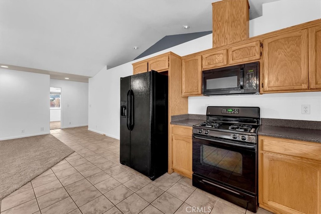 245 Shelley Way Red Bluff, CA 96080 - Photo 14 of 63