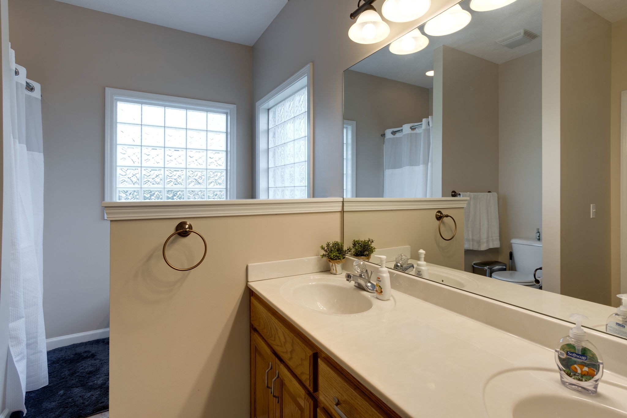 621 Jackson Road Portland, TN 37148 - Photo 25 of 32 a bathroom with a sink and a mirror