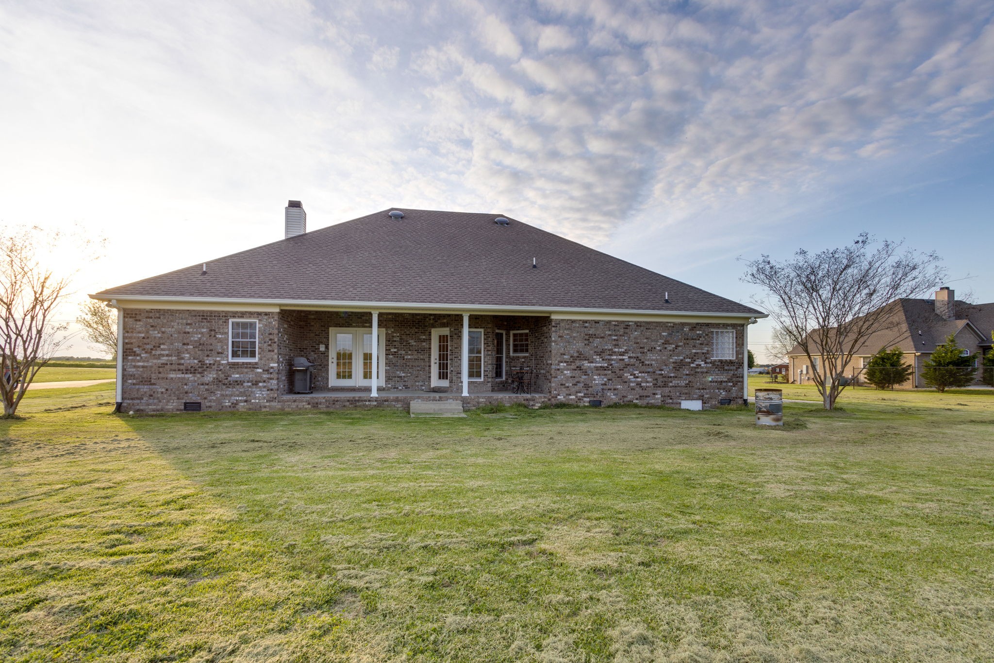 621 Jackson Road Portland, TN 37148 - Photo 27 of 32 a front view of a house with a garden