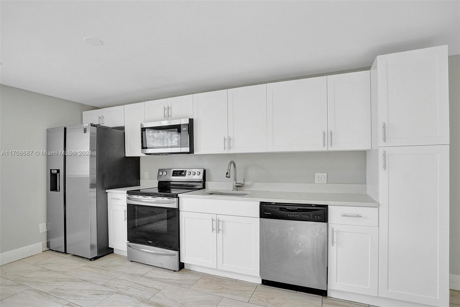 242 Southwest 9th Street, Unit 2 Dania Beach, FL 33004 - Photo 12 of 38