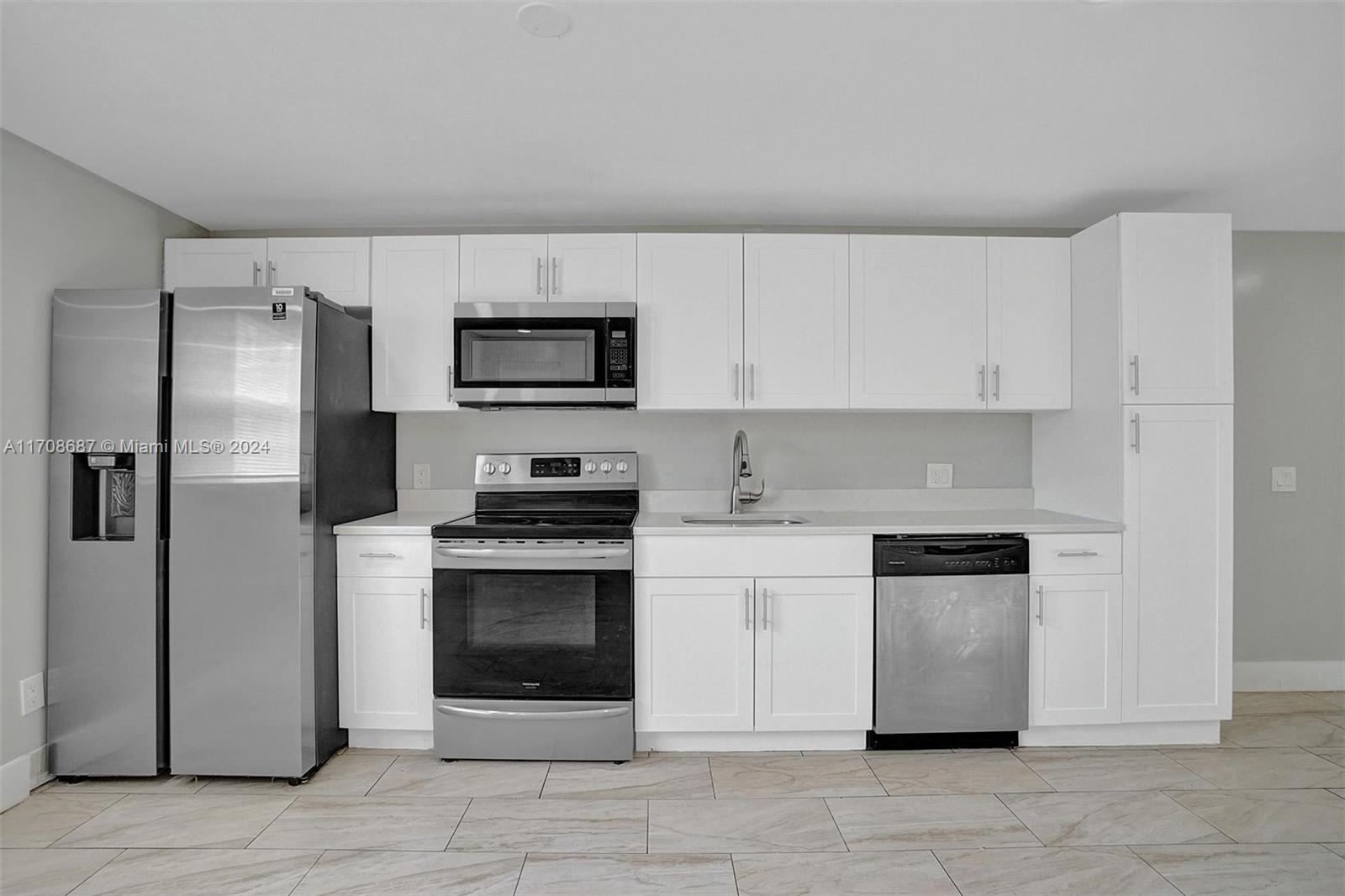 242 Southwest 9th Street, Unit 2 Dania Beach, FL 33004 - Photo 14 of 38