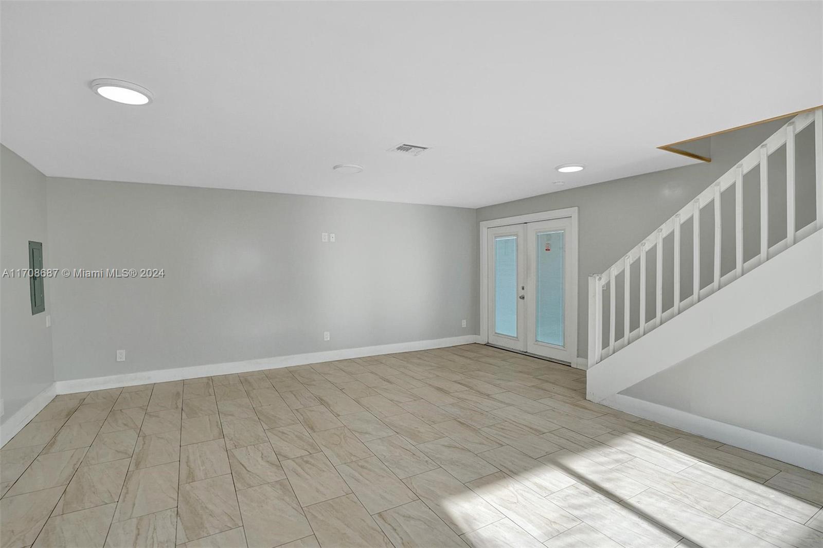 242 Southwest 9th Street, Unit 2 Dania Beach, FL 33004 - Photo 15 of 38