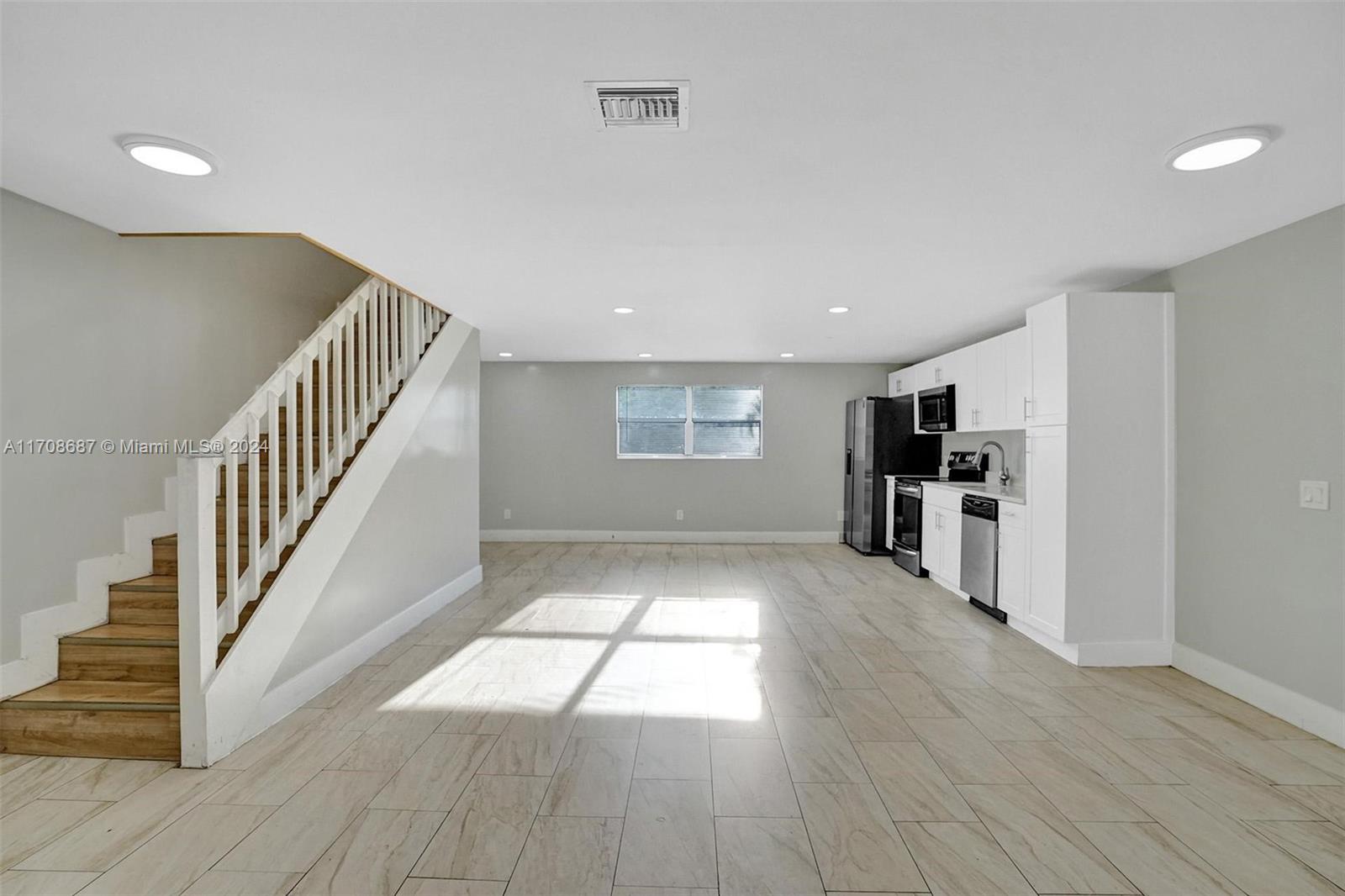242 Southwest 9th Street, Unit 2 Dania Beach, FL 33004 - Photo 3 of 38